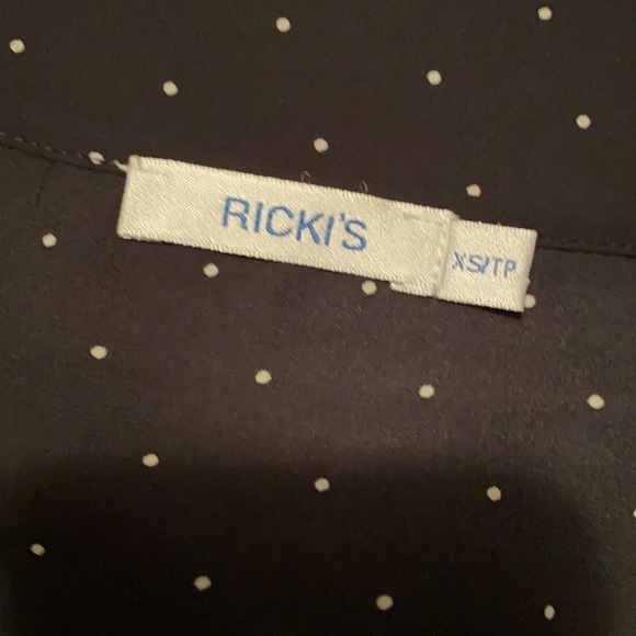 Ricki’s | Woman’s Sleeveless Top - Size XS - Picture 3 of 3